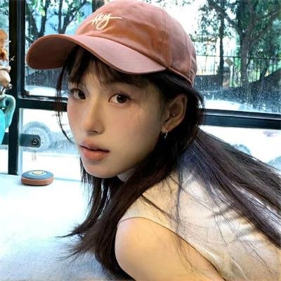 穿蓝衣的男孩