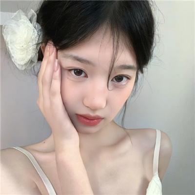 待绽蔷薇